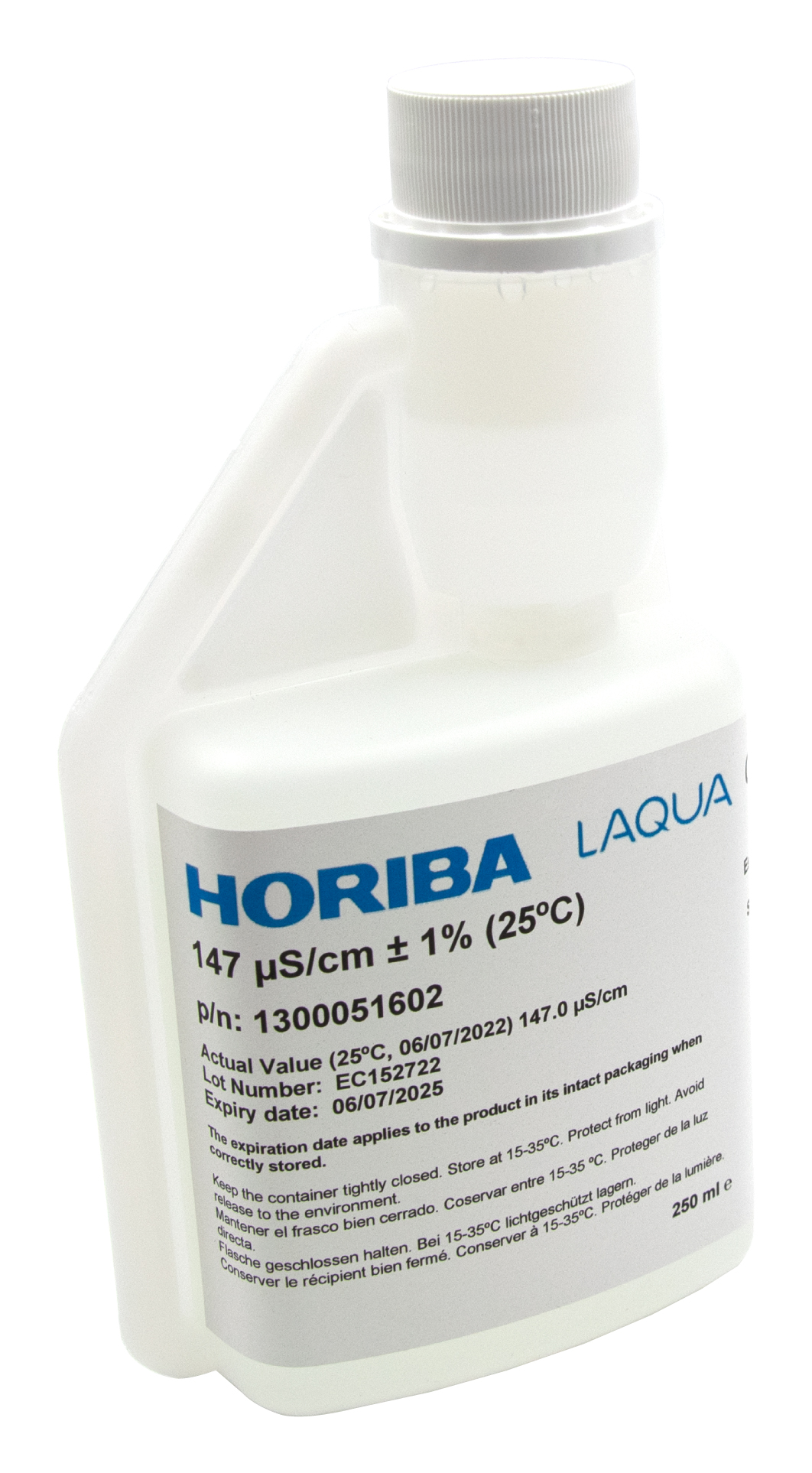 HORIBA 147 μS/cm Leitfähigkeitskalibrierlösung 250ml, schrägansicht vorne, Etikett mit Ablaufdatum sichtbar