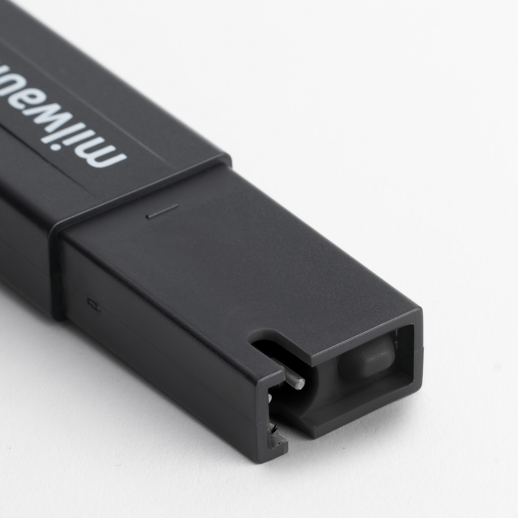 Milwaukee CD610 TDS tester, high-range model for dissolved solids, detailed view of the sensor electrode.