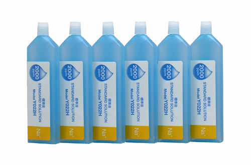 Horiba 2000ppm Sodium Ion Standard Solution, set of 6 blue dropper bottles side by side