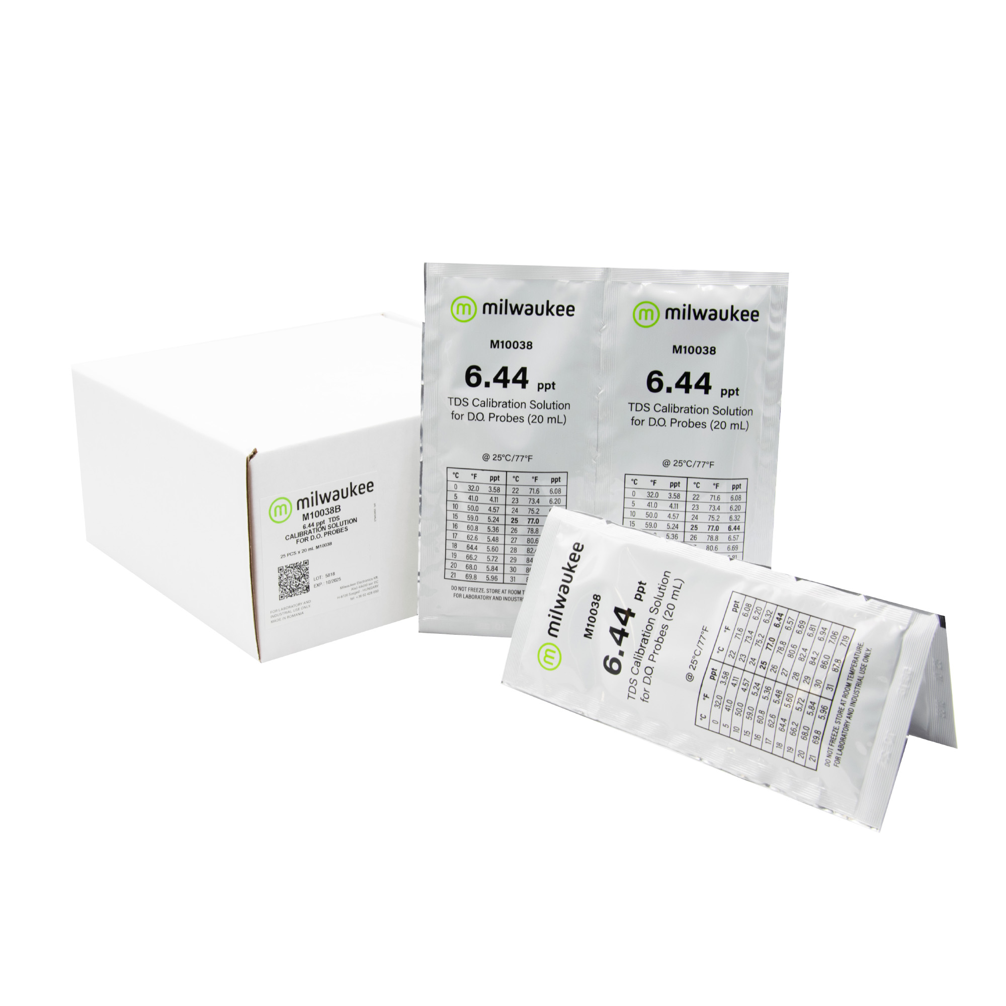 Milwaukee M10038B 6.44 ppt TDS calibration solution sachet front with packaging in the background, 25 individual sachets of 20 ml each, calibration solution for TDS measuring devices, practical portion sachets