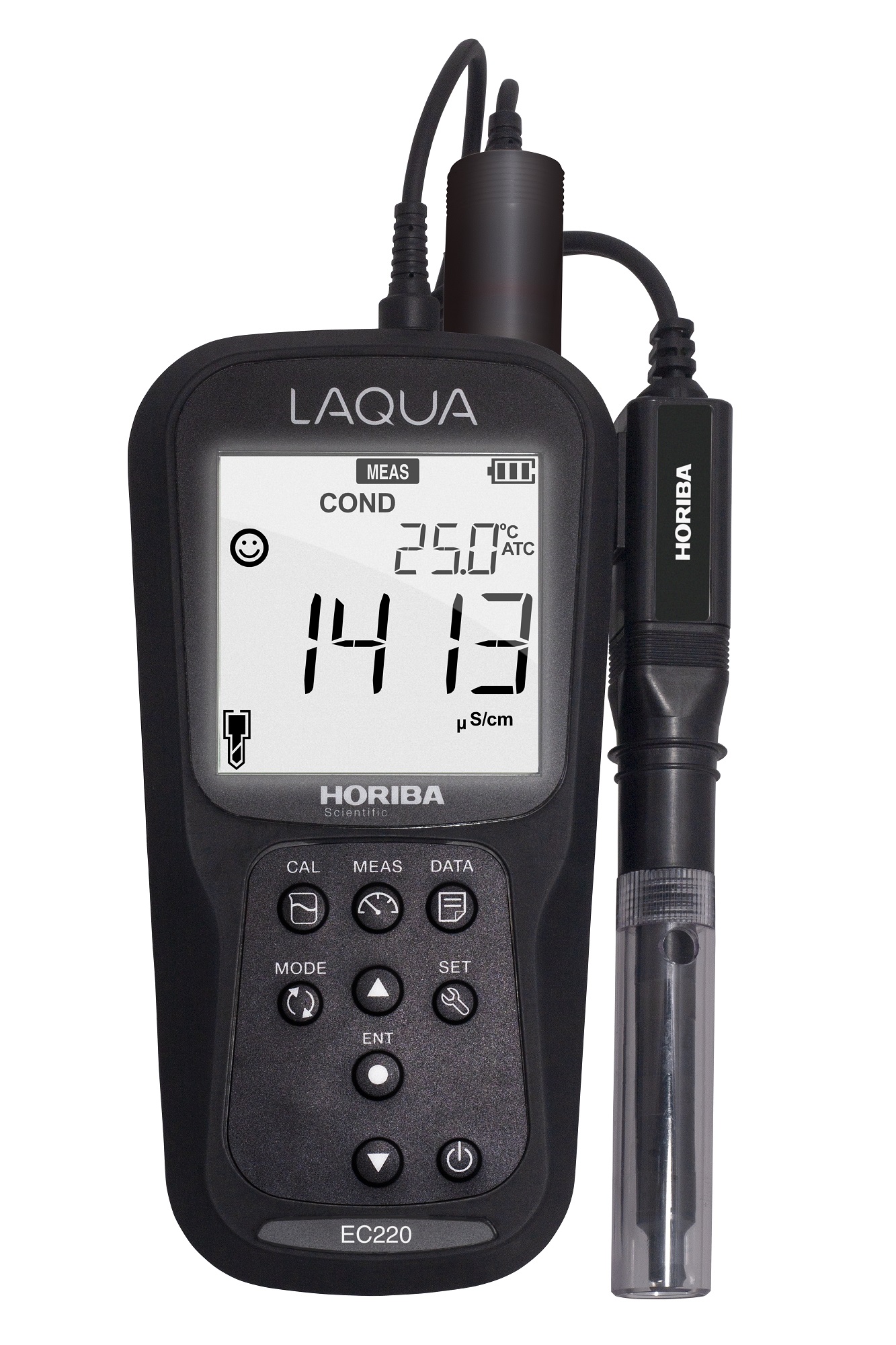 Horiba LAQUA EC210 Handmessgerät mit angeschlossener tauchbarer Sonde Typ 9383-10D, die in einer Wasserprobe eingesetzt wird