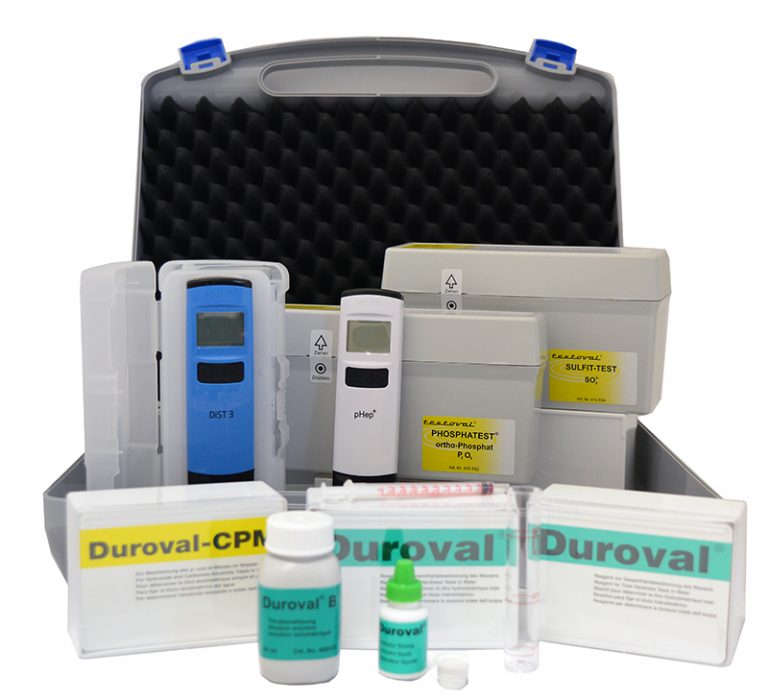 Analysenkoffer Kesselhaus Analysenkoffer Kesselhaus, Innenansicht mit Duroval Titrationsbestecken und Leitfähigkeitstester DiST 3, professionelles Set