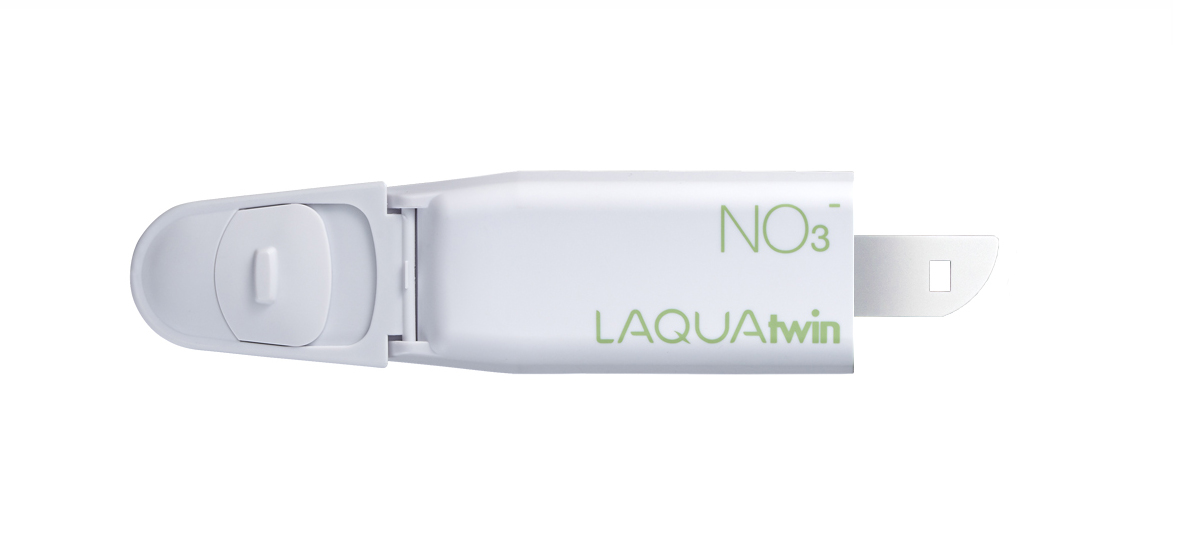 LAQUAtwin S040 Sensor für NO3-11, klare Darstellung der Sensorfläche und Anschlusszunge