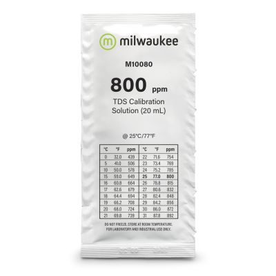 Milwaukee M10080B TDS calibration solution bags, front view, 25 bags, 20 ml each, visible, calibration solution 800 ppm for TDS measurement, practical single portions, Milwaukee calibration solution for TDS measuring devices