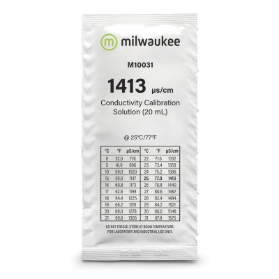 Milwaukee M10031B Conductivity Calibration Solution Bag Front, 25 bags of 20 ml visible, calibration solution 1413 µS/cm, practical single portions for calibration, Milwaukee solution for conductivity meters