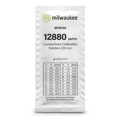 Milwaukee M10030B Conductivity Calibration Solution Bag Front, 25 bags of 20 ml each, calibration solution 12880 µS/cm for conductivity measurement, practical individual bags for accurate calibration, Milwaukee calibration solution for conductivity meters